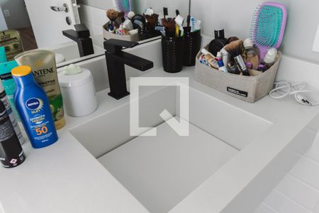 Apartamento para alugar com 79m², 2 quartos e 1 vaga Apartamento para alugar com 79m², 2 quartos e 1 vagaSuíte banheiro