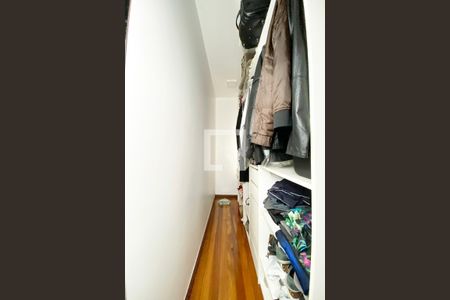 Casa à venda com 310m², 4 quartos e 3 vagasQuarto 1 - Suíte - Closet