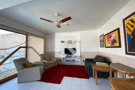 Casa à venda com 310m², 4 quartos e 3 vagasSala 5