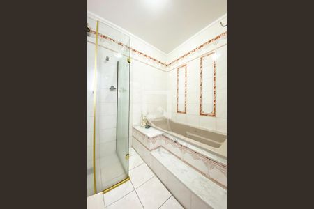 Casa à venda com 310m², 4 quartos e 3 vagasBanheiro da Suíte