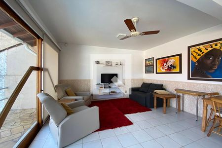 Casa à venda com 310m², 4 quartos e 3 vagasSala 3