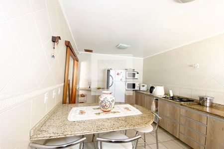 Casa à venda com 310m², 4 quartos e 3 vagasCozinha