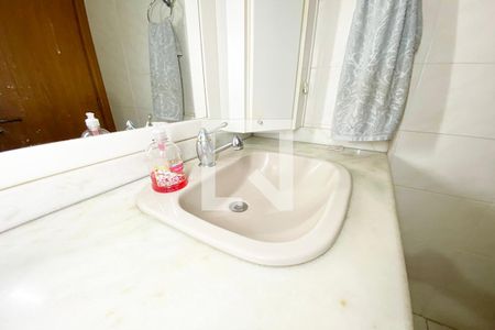 Casa à venda com 310m², 4 quartos e 3 vagasBanheiro da Suíte