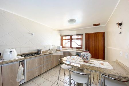 Casa à venda com 310m², 4 quartos e 3 vagasCozinha