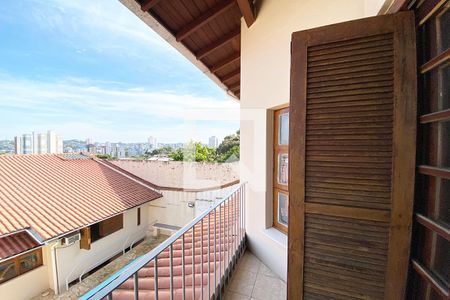 Casa à venda com 310m², 4 quartos e 3 vagasSala 4 Sacada