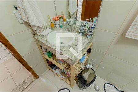 Casa à venda com 120m², 3 quartos e 2 vagas Casa à venda com 120m², 3 quartos e 2 vagasBanheiro