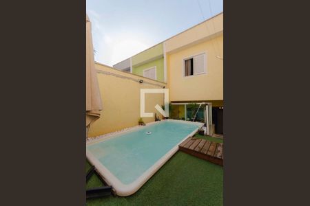 Casa à venda com 120m², 3 quartos e 2 vagas Casa à venda com 120m², 3 quartos e 2 vagasPiscina