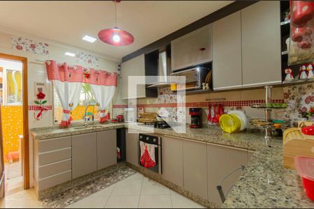 Casa à venda com 120m², 3 quartos e 2 vagas Casa à venda com 120m², 3 quartos e 2 vagasCozinha