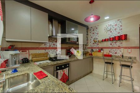 Casa à venda com 120m², 3 quartos e 2 vagas Casa à venda com 120m², 3 quartos e 2 vagasCozinha