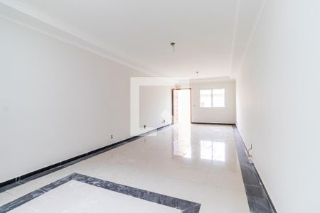 Sala de casa à venda com 3 quartos, 110m² em Jardim Sabara, São Paulo