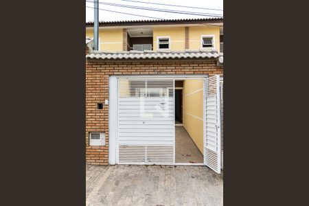 Casa à venda com 110m², 3 quartos e 2 vagas Casa à venda com 110m², 3 quartos e 2 vagasFachada