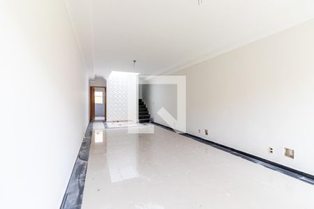 Sala de casa à venda com 3 quartos, 110m² em Jardim Sabara, São Paulo