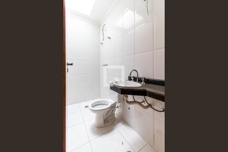 Casa à venda com 108m², 3 quartos e 4 vagasBanheiro 