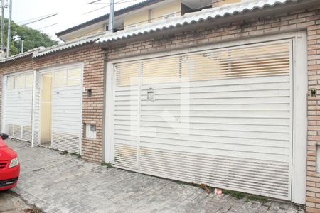 Casa à venda com 108m², 3 quartos e 2 vagasFachada