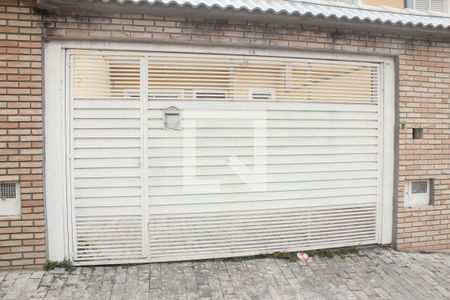 Casa à venda com 108m², 3 quartos e 2 vagasFachada