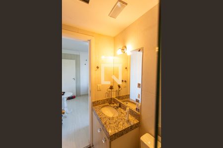 Apartamento à venda com 313m², 4 quartos e 4 vagasBanheiro da Suíte 2