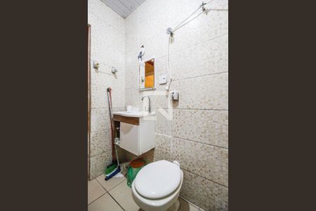 Casa à venda com 138m², 2 quartos e 1 vagaBanheiro 1