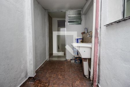 Casa à venda com 92m², 4 quartos e 1 vagaÁrea de serviço