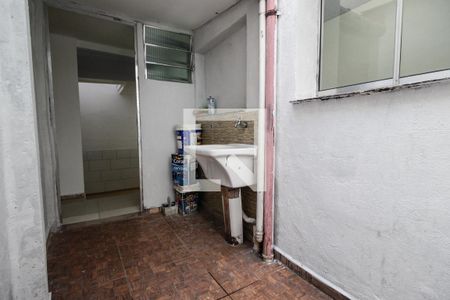 Casa à venda com 92m², 4 quartos e 1 vagaÁrea de serviço