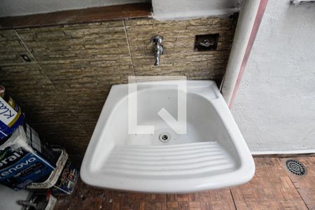 Casa à venda com 92m², 4 quartos e 1 vagaÁrea de serviço