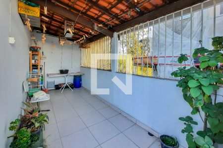 Casa à venda com 167m², 3 quartos e 2 vagasVaranda