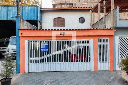Casa à venda com 167m², 3 quartos e 2 vagasFachada