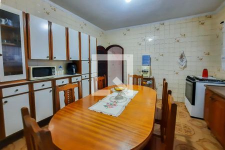 Casa à venda com 167m², 3 quartos e 2 vagasCozinha
