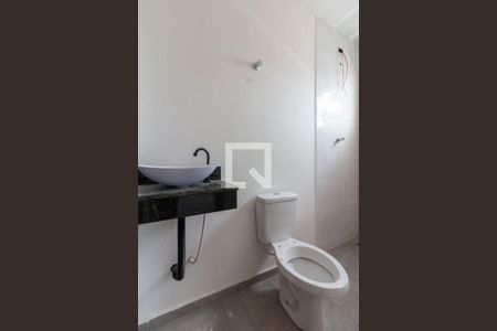 Casa de condomínio para alugar com 40m², 2 quartos e sem vaga Casa de condomínio para alugar com 40m², 2 quartos e sem vagaBanheiro