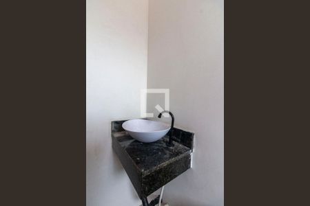 Casa de condomínio para alugar com 40m², 2 quartos e sem vaga Casa de condomínio para alugar com 40m², 2 quartos e sem vagaBanheiro