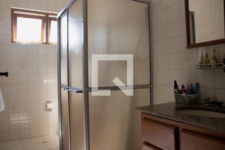 Casa à venda com 206m², 3 quartos e 2 vagasBanheiro