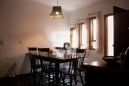 Casa à venda com 206m², 3 quartos e 2 vagasSala