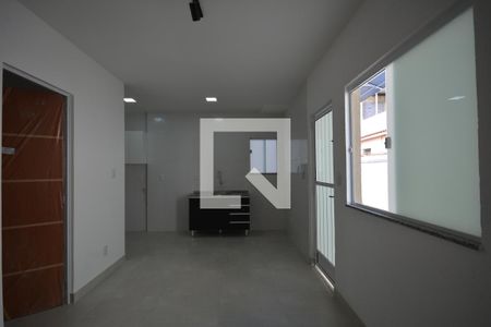 Cozinha de casa para alugar com 1 quarto, 40m² em Olaria, Rio de Janeiro