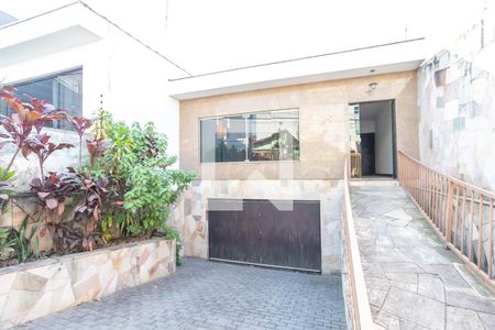 Casa para alugar com 196m², 3 quartos e 3 vagasEntrada