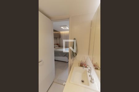 Apartamento à venda com 99m², 3 quartos e 1 vagaBanheiro da Suíte