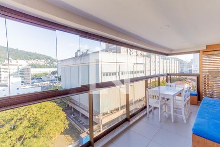 Apartamento à venda com 99m², 3 quartos e 1 vagaVaranda