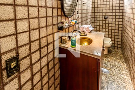 Apartamento à venda com 260m², 3 quartos e 2 vagas Apartamento à venda com 260m², 3 quartos e 2 vagasLavabo