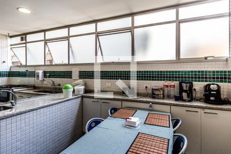 Apartamento à venda com 260m², 3 quartos e 2 vagas Apartamento à venda com 260m², 3 quartos e 2 vagasCozinha