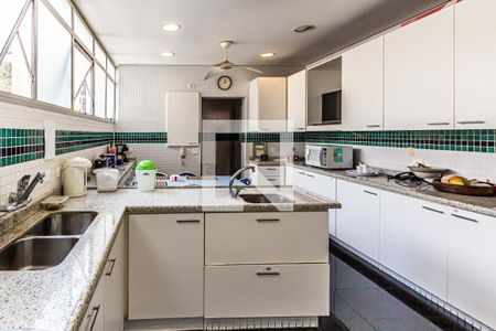 Apartamento à venda com 260m², 3 quartos e 2 vagas Apartamento à venda com 260m², 3 quartos e 2 vagasCozinha