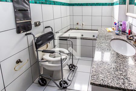 Apartamento à venda com 260m², 3 quartos e 2 vagas Apartamento à venda com 260m², 3 quartos e 2 vagasBanheiro