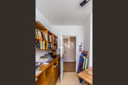 Apartamento à venda com 260m², 3 quartos e 2 vagas Apartamento à venda com 260m², 3 quartos e 2 vagasSala de estar