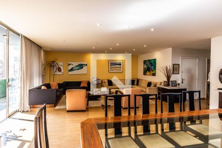 Apartamento à venda com 260m², 3 quartos e 2 vagas Apartamento à venda com 260m², 3 quartos e 2 vagasSala