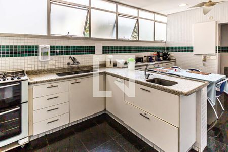 Apartamento à venda com 260m², 3 quartos e 2 vagas Apartamento à venda com 260m², 3 quartos e 2 vagasCozinha