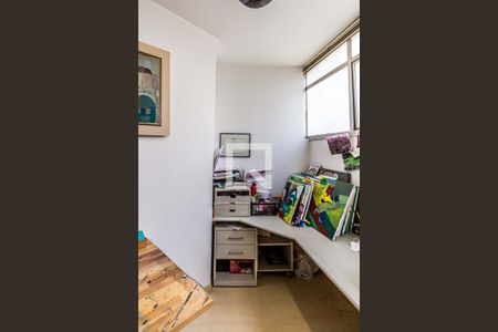 Apartamento à venda com 260m², 3 quartos e 2 vagas Apartamento à venda com 260m², 3 quartos e 2 vagasSala de estar