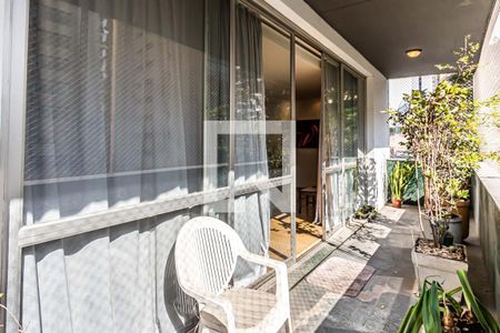 Apartamento à venda com 260m², 3 quartos e 2 vagas Apartamento à venda com 260m², 3 quartos e 2 vagasVaranda