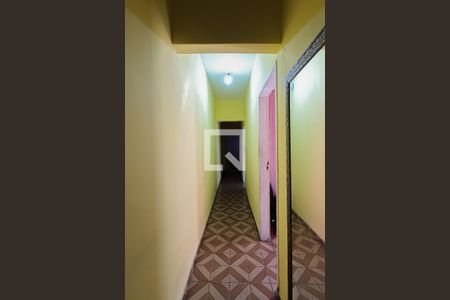 Casa à venda com 300m², 4 quartos e 2 vagas Casa à venda com 300m², 4 quartos e 2 vagasCorredor