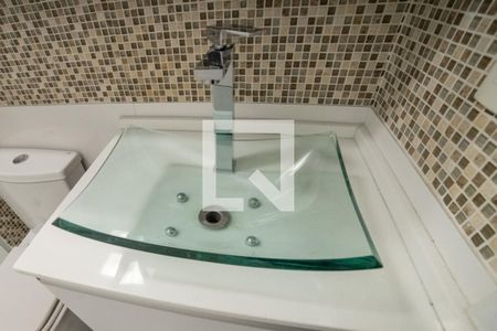 Apartamento para alugar com 50m², 2 quartos e 1 vaga Apartamento para alugar com 50m², 2 quartos e 1 vagaDetalhe do banheiro