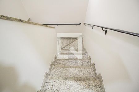 Casa à venda com 415m², 4 quartos e 6 vagasescada acesso sala