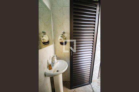 Casa à venda com 415m², 4 quartos e 6 vagasbanheiro sauna