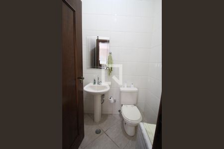 Casa à venda com 415m², 4 quartos e 6 vagasbanheiro de serviço 2