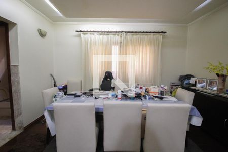 Casa à venda com 415m², 4 quartos e 6 vagassala jantar